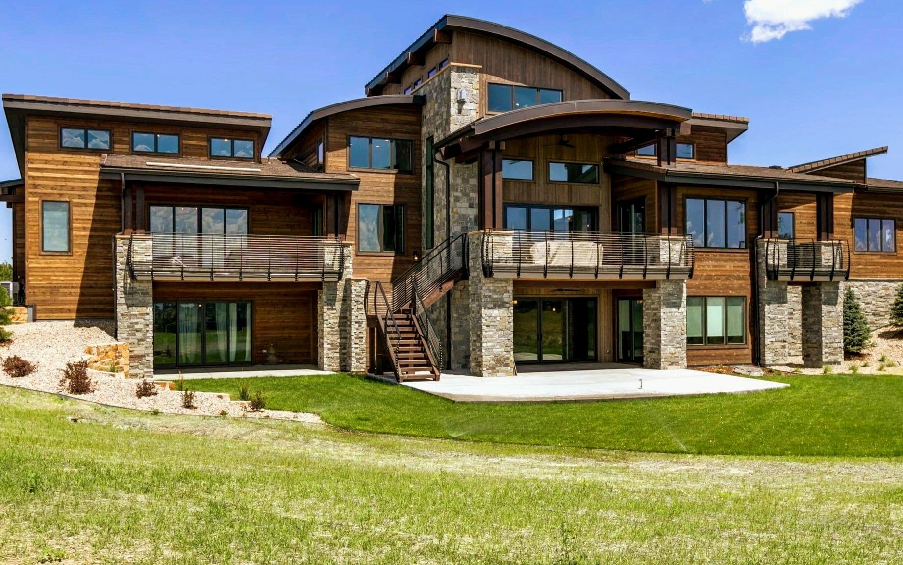 Luxury property — real estate guidance from Palm and Mountain